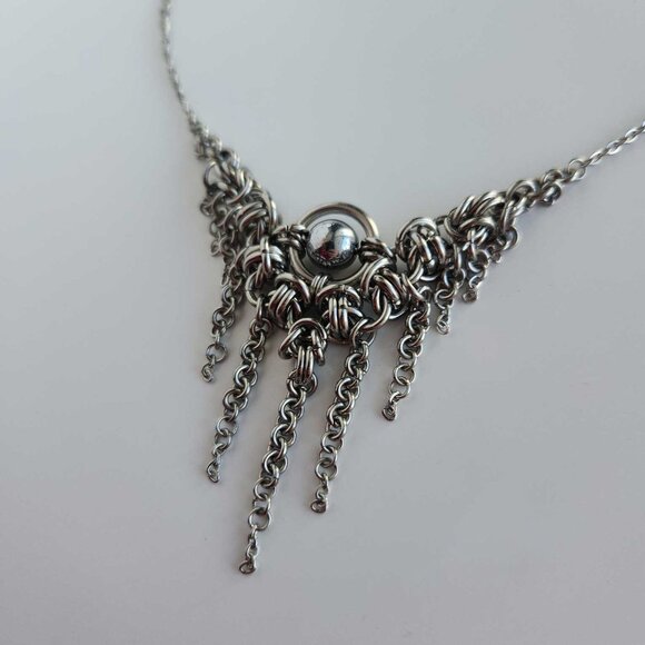Gothic silver V shaped chandelier necklace - Picture 7 of 9